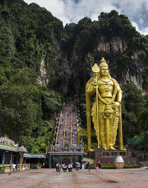 Murugan aranyszobra Kuala Lumpurban a Batu barlangoknál
