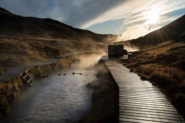 Reykjadalur természetes izlandi hot tub termálfürdő medence