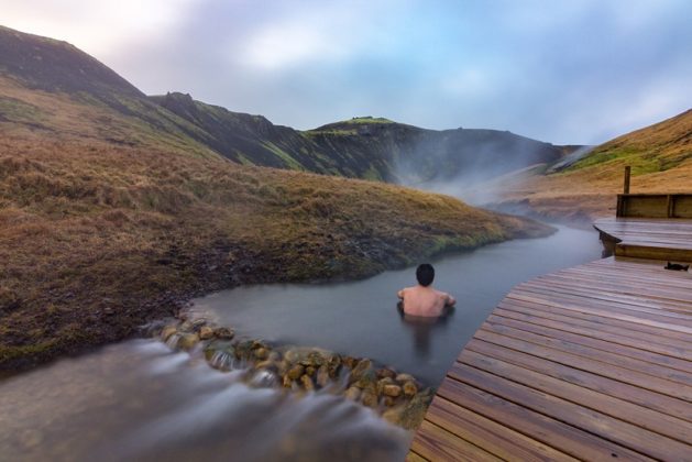 Reykjadalur természetes izlandi hot tub termálfürdő medence