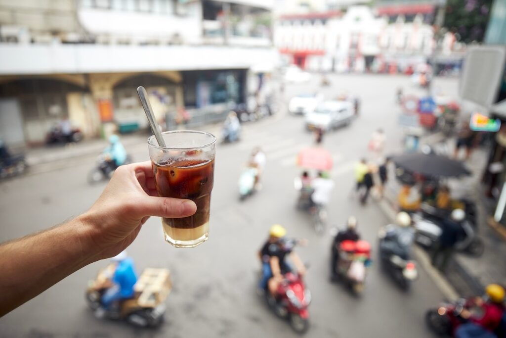 Hanoi szokatlan látnivalói - rejtett kávézó