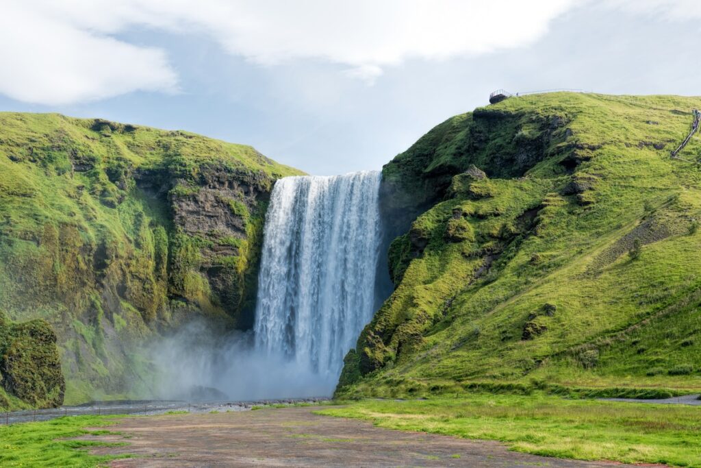 Híres Izlandi helyszín a Skogafoss vízesés