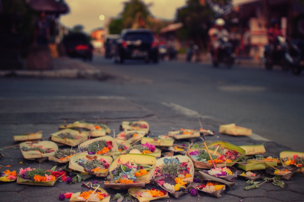 Áldozati felajánlások Bali utcáin