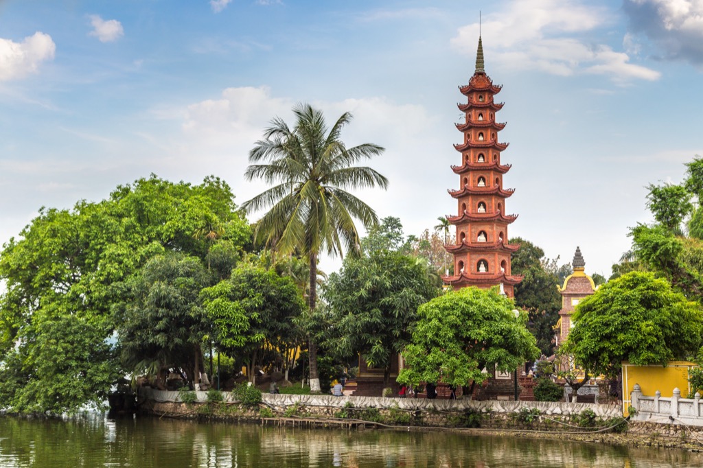 Trấn Quốc pagoda a Nyugati Tó partján Hanoi egyik központi látnivalója