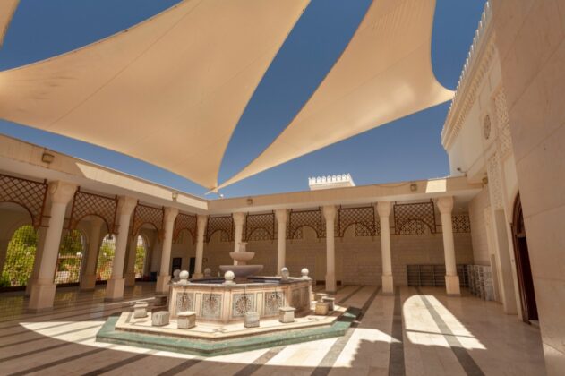 Akaba szárazföldi látnivalói között a legfontosabb a sharif hussein bin ali mecset