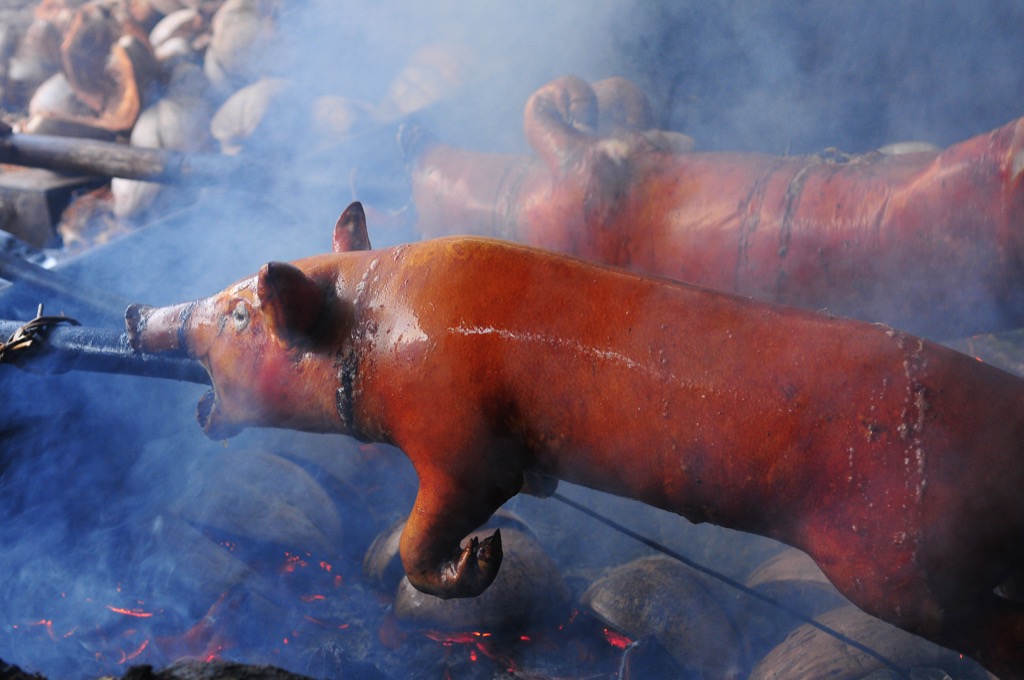 sate sütés az utcán - a balinéz gasztronómia része