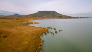 Balaton a magyar tenger nádassal