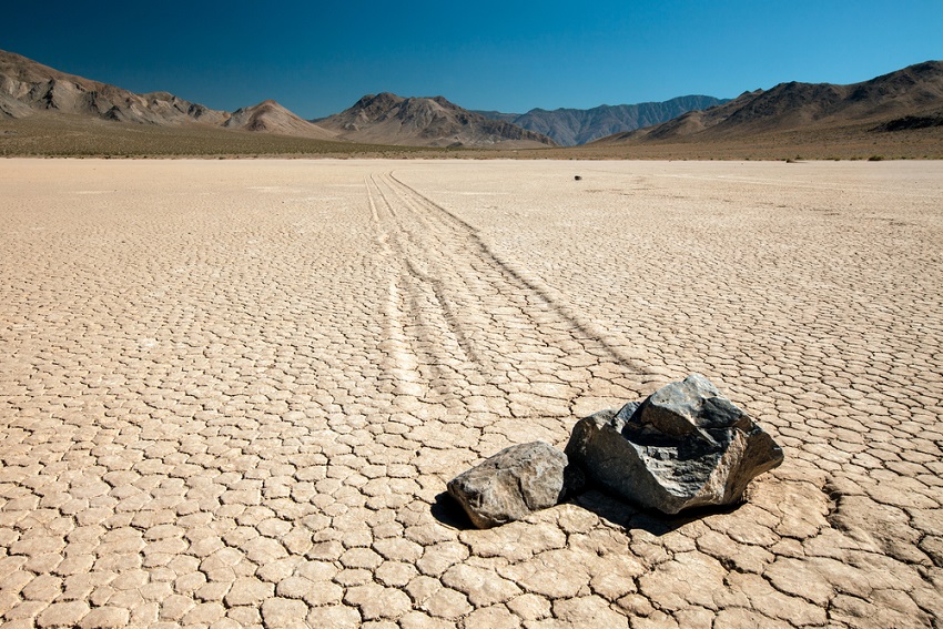 halál-völgy death valley mélyföld vitorlázó kövek