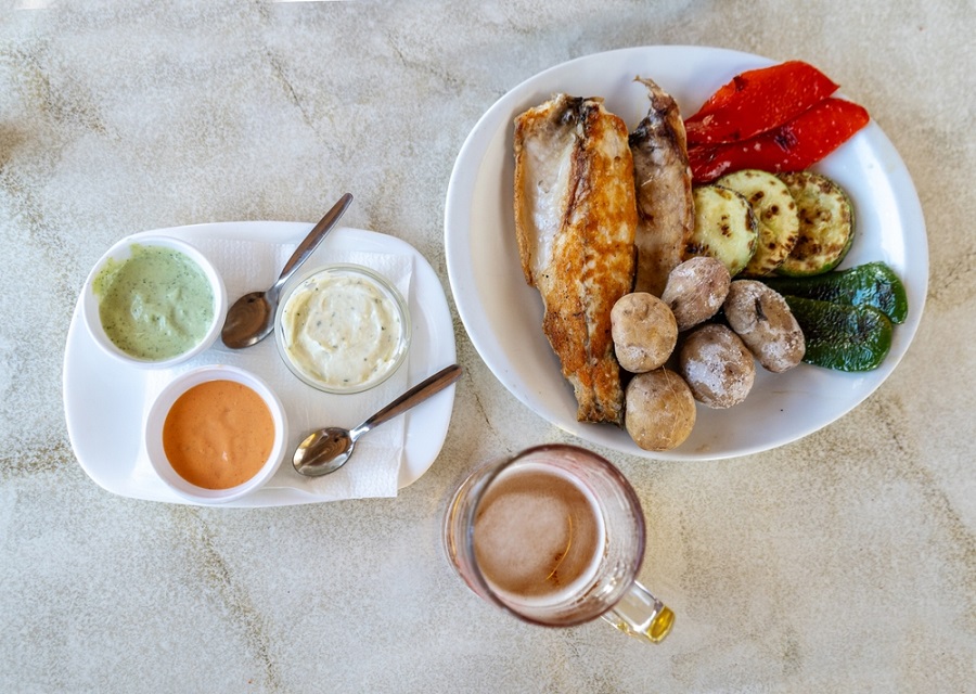 mojo szósz kanári krumpli grillezett hal