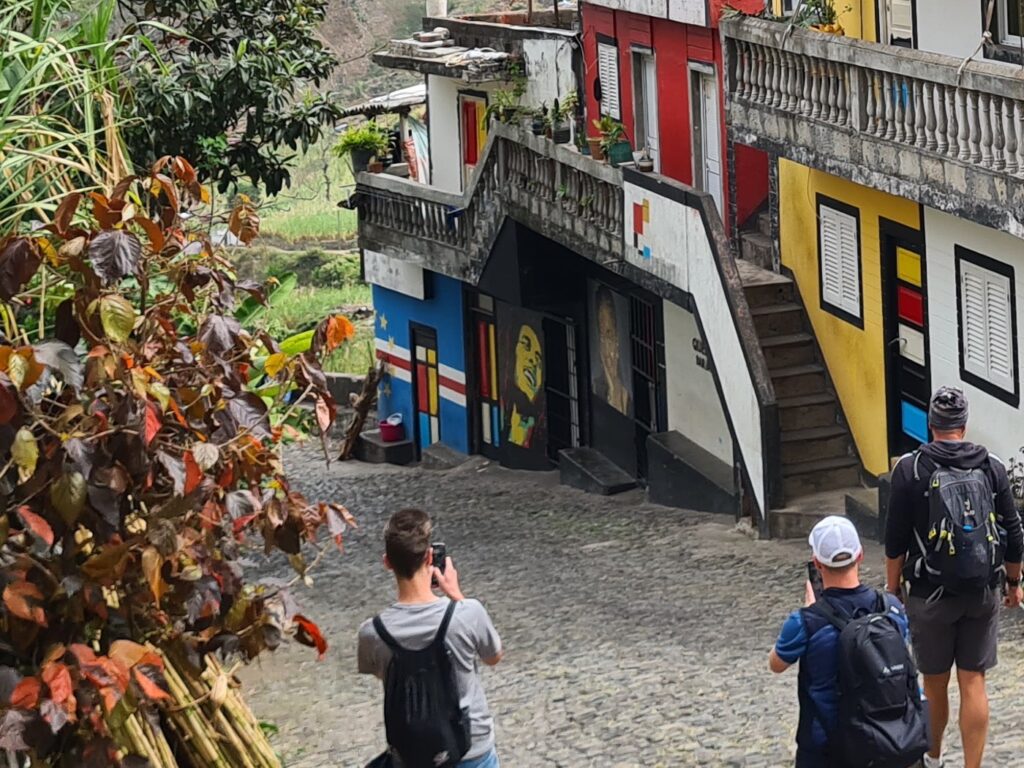Bob Marley bár a turistaút mentén, a Zöld-foki-szigeteken