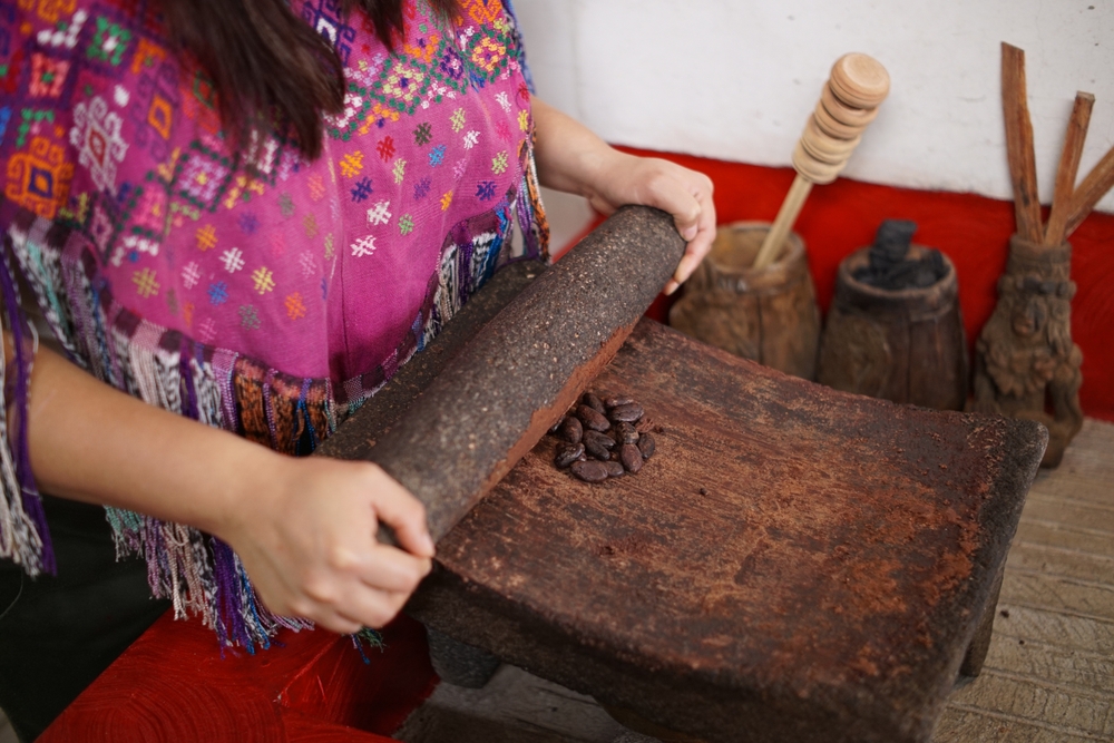 Guatemalai csokoládé kézzel dolgozása