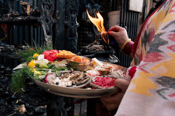 Hindu ételáldozat, Bhaktapur, a nepáli gasztronómia jellegzetessége