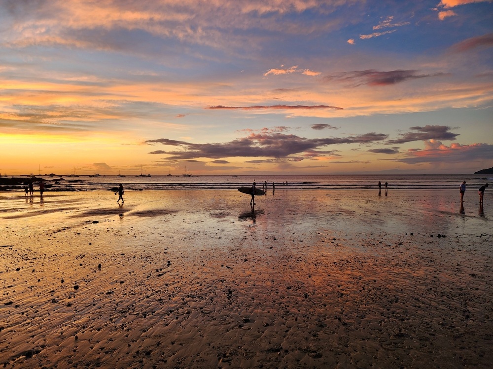 Naplemente a Tamarindo partnál