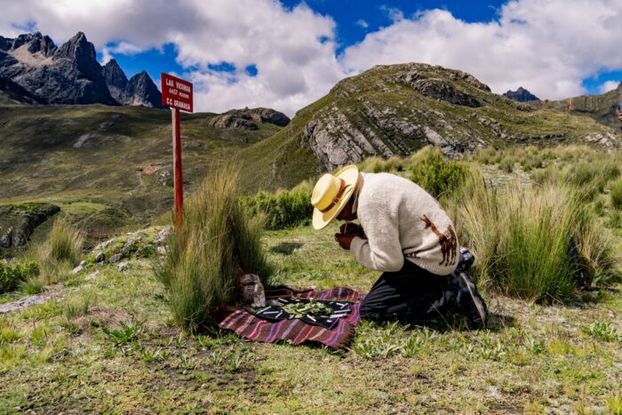 Pachamama felajánlás Peruban
