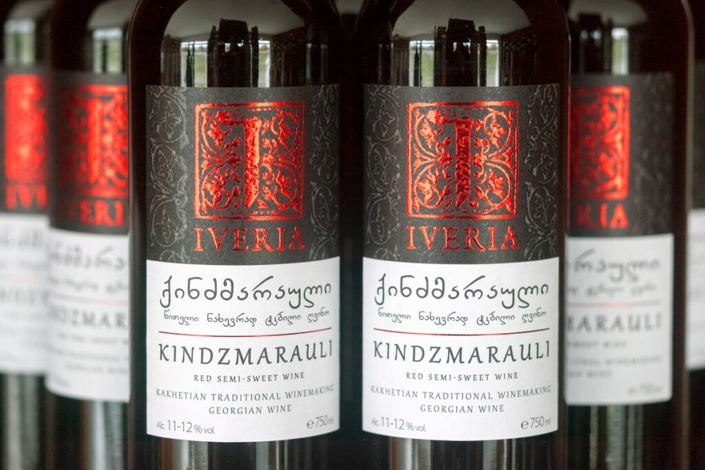 Kindzmarauli félédes vörös grúz bor