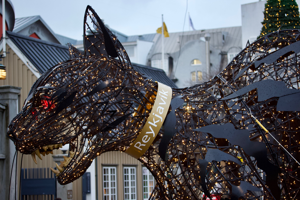 Izlandi karácsonyi macska szobor